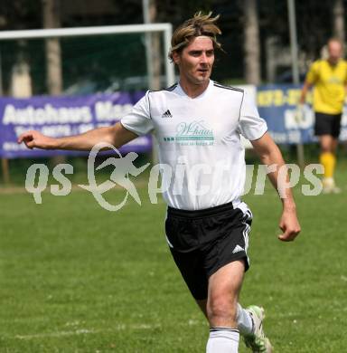 Fussball. Kaerntner Liga. Eberndorf gegen Maria Saal. Nachbar Patrick (Eberndorf). Eberndorf, 3.6.2012.
Foto: Kuess
---
pressefotos, pressefotografie, kuess, qs, qspictures, sport, bild, bilder, bilddatenbank