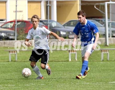 Fussball. Kaerntner Liga. Eberndorf gegen Maria Saal. Krainz Manuel (Eberndorf), Harder Michael (Maria Saal). Eberndorf, 3.6.2012.
Foto: Kuess
---
pressefotos, pressefotografie, kuess, qs, qspictures, sport, bild, bilder, bilddatenbank