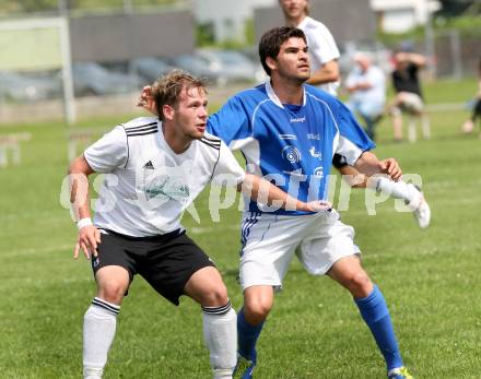 Fussball. Kaerntner Liga. Eberndorf gegen Maria Saal. Hobel Gernot (Eberndorf), Araujo Da Silva Filho Aldamir (Maria Saal). Eberndorf, 3.6.2012.
Foto: Kuess
---
pressefotos, pressefotografie, kuess, qs, qspictures, sport, bild, bilder, bilddatenbank