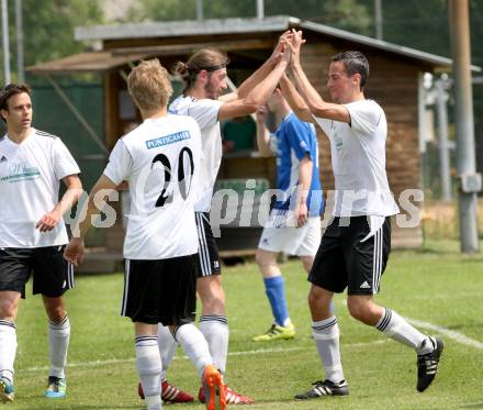 Fussball. Kaerntner Liga. Eberndorf gegen Maria Saal. torjubel (Eberndorf). Eberndorf, 3.6.2012.
Foto: Kuess
---
pressefotos, pressefotografie, kuess, qs, qspictures, sport, bild, bilder, bilddatenbank