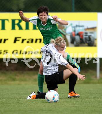 Fussball Frauen Bundesliga. FC St. Veit Kaernten Frauen gegen FC SHT Suedburgenland. Melanie Schurgast, (St. Veit), Doris Adamovics (Suedburgenland). Glanegg, 3.6.2012.
Fotos: Kuess
---
pressefotos, pressefotografie, kuess, qs, qspictures, sport, bild, bilder, bilddatenbank