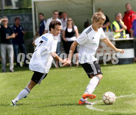 Fussball. Kaerntner Liga. Eberndorf gegen Maria Saal. Golautschnig Stefan, Krainz Manuel (Eberndorf). Eberndorf, 3.6.2012.
Foto: Kuess
---
pressefotos, pressefotografie, kuess, qs, qspictures, sport, bild, bilder, bilddatenbank