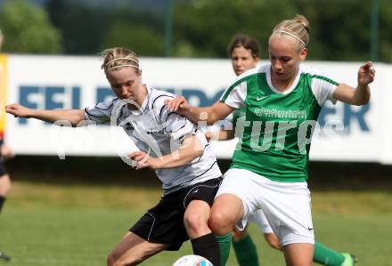 Fussball Frauen Bundesliga. FC St. Veit Kaernten Frauen gegen FC SHT Suedburgenland. Melanie Schurgast, (St. Veit), Heike Manhart (Suedburgenland). Glanegg, 3.6.2012.
Fotos: Kuess
---
pressefotos, pressefotografie, kuess, qs, qspictures, sport, bild, bilder, bilddatenbank