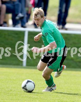 Fussball. 1. Klasse B. Feffernitz gegen Admira Villach. Untermoser Christoph (Feffernitz). Feffernitz, 2.6.2012.
Foto: Kuess
---
pressefotos, pressefotografie, kuess, qs, qspictures, sport, bild, bilder, bilddatenbank