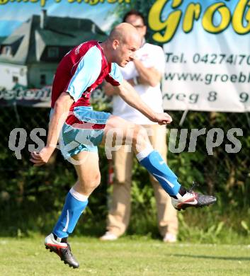 Fussball. 2. Klasse B. Koestenberg gegen Drautal. Kupper Michael Franz (Koestenberg). Koestenberg, 3.6.2012. 
Foto: Kuess
---
pressefotos, pressefotografie, kuess, qs, qspictures, sport, bild, bilder, bilddatenbank