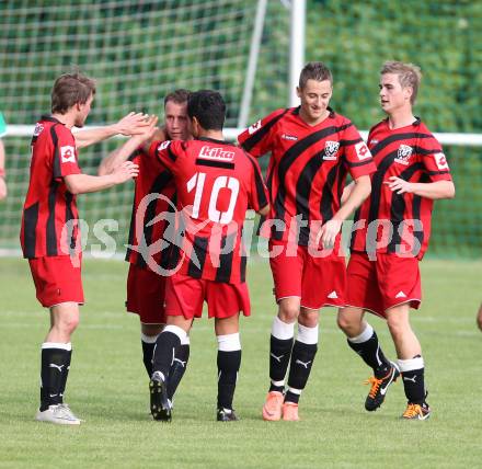 Fussball. 1. Klasse B. Feffernitz gegen Admira Villach. Torjubel (Admira Villach). Feffernitz, 2.6.2012.
Foto: Kuess
---
pressefotos, pressefotografie, kuess, qs, qspictures, sport, bild, bilder, bilddatenbank