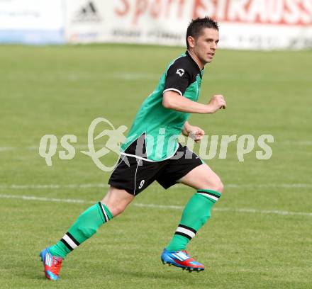 Fussball. 1. Klasse B. Feffernitz gegen Admira Villach. Rauter Christian (Feffernitz). Feffernitz, 2.6.2012.
Foto: Kuess
---
pressefotos, pressefotografie, kuess, qs, qspictures, sport, bild, bilder, bilddatenbank