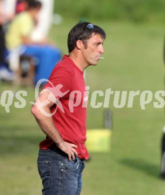 Fussball. 1. Klasse B. Feffernitz gegen Admira Villach. Trainer Steiner Gerald (Feffernitz). Feffernitz, 2.6.2012.
Foto: Kuess
---
pressefotos, pressefotografie, kuess, qs, qspictures, sport, bild, bilder, bilddatenbank