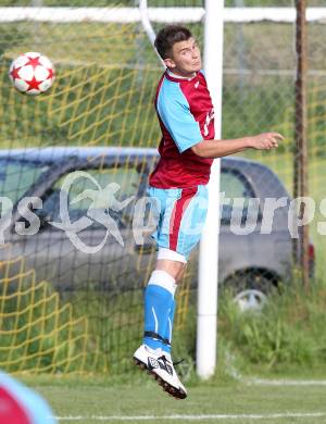 Fussball. 2. Klasse B. Koestenberg gegen Drautal. Wasylik Christoph (Koestenberg). Koestenberg, 3.6.2012. 
Foto: Kuess
---
pressefotos, pressefotografie, kuess, qs, qspictures, sport, bild, bilder, bilddatenbank