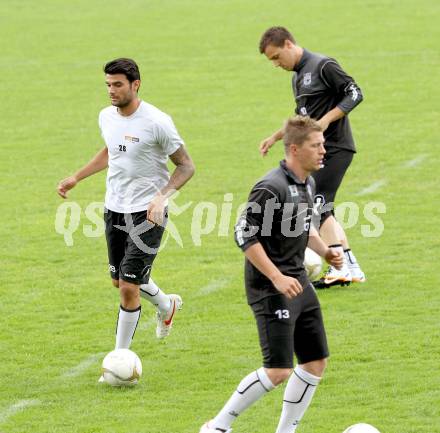 Fussball Bundesliga. Trainingsbeginn SK WAC/St. Andrae. Solano, Michael Liendl, Christian Thonhofer. Wolfsberg, 11.6.2012.
Foto: Kuess
---
pressefotos, pressefotografie, kuess, qs, qspictures, sport, bild, bilder, bilddatenbank