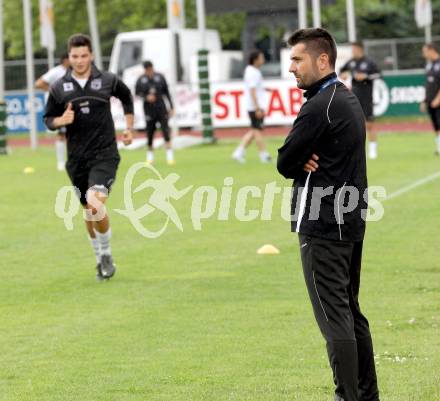 Fussball Bundesliga. Trainingsbeginn SK WAC/St. Andrae. Trainer Nenad Bjelica. Wolfsberg, 11.6.2012.
Foto: Kuess
---
pressefotos, pressefotografie, kuess, qs, qspictures, sport, bild, bilder, bilddatenbank