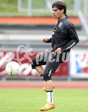 Fussball Bundesliga. Trainingsbeginn SK WAC/St. Andrae. Davide de Paula. Wolfsberg, 11.6.2012.
Foto: Kuess
---
pressefotos, pressefotografie, kuess, qs, qspictures, sport, bild, bilder, bilddatenbank