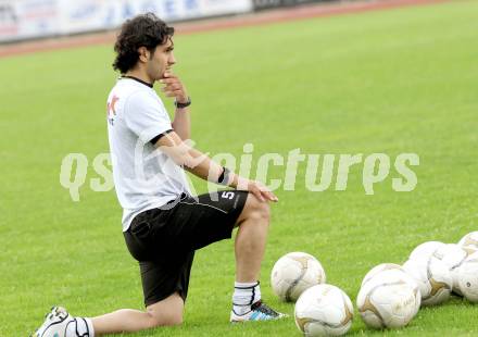 Fussball Bundesliga. Trainingsbeginn SK WAC/St. Andrae. Michele Polverino. Wolfsberg, 11.6.2012.
Foto: Kuess
---
pressefotos, pressefotografie, kuess, qs, qspictures, sport, bild, bilder, bilddatenbank