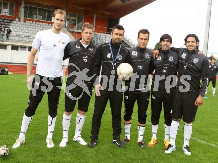 Fussball Bundesliga. Trainingsbeginn SK WAC/St. Andrae. Neuzugaenge. Marco Knaller, Christian Thonhofer, Trainer Nenad Bjelica, Michael Liendl, Davide de Paula, Michele Polverino. Wolfsberg, 11.6.2012.
Foto: Kuess
---
pressefotos, pressefotografie, kuess, qs, qspictures, sport, bild, bilder, bilddatenbank