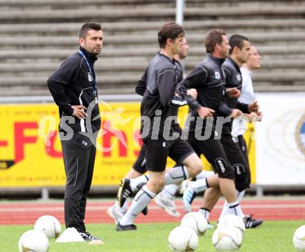 Fussball Bundesliga. Trainingsbeginn SK WAC/St. Andrae. Trainer Nenad Bjelica. Wolfsberg, 11.6.2012.
Foto: Kuess
---
pressefotos, pressefotografie, kuess, qs, qspictures, sport, bild, bilder, bilddatenbank