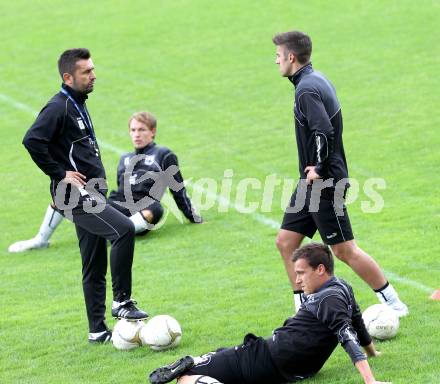 Fussball Bundesliga. Trainingsbeginn SK WAC/St. Andrae. Trainer Nenad Bjelica, Gernot Suppan. Wolfsberg, 11.6.2012.
Foto: Kuess
---
pressefotos, pressefotografie, kuess, qs, qspictures, sport, bild, bilder, bilddatenbank