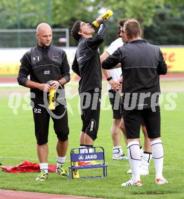 Fussball Bundesliga. Trainingsbeginn SK WAC/St. Andrae. Stephan Stueckler, Davide de Paula. Wolfsberg, 11.6.2012.
Foto: Kuess
---
pressefotos, pressefotografie, kuess, qs, qspictures, sport, bild, bilder, bilddatenbank