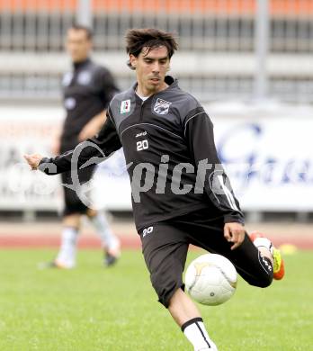 Fussball Bundesliga. Trainingsbeginn SK WAC/St. Andrae. Davide de Paula. Wolfsberg, 11.6.2012.
Foto: Kuess
---
pressefotos, pressefotografie, kuess, qs, qspictures, sport, bild, bilder, bilddatenbank