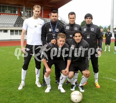 Fussball Bundesliga. Trainingsbeginn SK WAC/St. Andrae. Neuzugaenge. Marco Knaller, Trainer Nenad Bjelica, Michael Liendl, Davide de Paula, Christian Thonhofer, Michele Polverino. Wolfsberg, 11.6.2012.
Foto: Kuess
---
pressefotos, pressefotografie, kuess, qs, qspictures, sport, bild, bilder, bilddatenbank