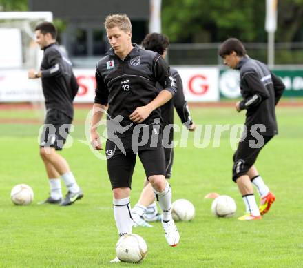 Fussball Bundesliga. Trainingsbeginn SK WAC/St. Andrae. Christian Thonhofer. Wolfsberg, 11.6.2012.
Foto: Kuess
---
pressefotos, pressefotografie, kuess, qs, qspictures, sport, bild, bilder, bilddatenbank