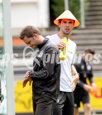 Fussball Bundesliga. Trainingsbeginn SK WAC/St. Andrae. Gernot Messner, Mihret Topcagic. Wolfsberg, 11.6.2012.
Foto: Kuess
---
pressefotos, pressefotografie, kuess, qs, qspictures, sport, bild, bilder, bilddatenbank