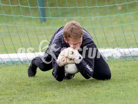 Fussball Bundesliga. Trainingsbeginn SK WAC/St. Andrae. Christian Dobnik. Wolfsberg, 11.6.2012.
Foto: Kuess
---
pressefotos, pressefotografie, kuess, qs, qspictures, sport, bild, bilder, bilddatenbank