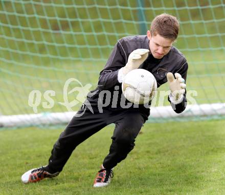 Fussball Bundesliga. Trainingsbeginn SK WAC/St. Andrae. Max Friesacher. St. Andrae, 12.6.2012.
Foto: Kuess
---
pressefotos, pressefotografie, kuess, qs, qspictures, sport, bild, bilder, bilddatenbank