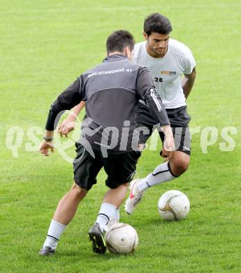 Fussball Bundesliga. Trainingsbeginn SK WAC/St. Andrae. Solano. St. Andrae, 12.6.2012.
Foto: Kuess
---
pressefotos, pressefotografie, kuess, qs, qspictures, sport, bild, bilder, bilddatenbank