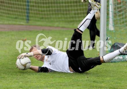 Fussball Bundesliga. Trainingsbeginn SK WAC/St. Andrae. Marco Knaller. St. Andrae, 12.6.2012.
Foto: Kuess
---
pressefotos, pressefotografie, kuess, qs, qspictures, sport, bild, bilder, bilddatenbank