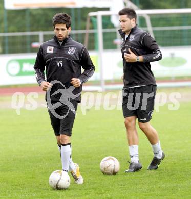 Fussball Bundesliga. Trainingsbeginn SK WAC/St. Andrae. Jacobo, Roland Putsche. St. Andrae, 12.6.2012.
Foto: Kuess
---
pressefotos, pressefotografie, kuess, qs, qspictures, sport, bild, bilder, bilddatenbank