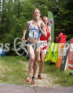Berglauf Oesterreichische Meisterschaft. Schwarzgupflauf. Andrea Mayr, Martin Schider (AUT). St. Margarethen im Rosental, am 10.6.2012.
Foto: Kuess 
---
pressefotos, pressefotografie, kuess, qs, qspictures, sport, bild, bilder, bilddatenbank