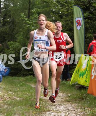 Berglauf Oesterreichische Meisterschaft. Schwarzgupflauf. Andrea Mayr, Martin Schider (AUT). St. Margarethen im Rosental, am 10.6.2012.
Foto: Kuess 
---
pressefotos, pressefotografie, kuess, qs, qspictures, sport, bild, bilder, bilddatenbank
