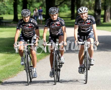 Radsport. Julia Hilber, Christina Perchtold, Larissa Ratkic. Klagenfurt, am 25.4.2012.
Foto:Kuess
---
pressefotos, pressefotografie, kuess, qs, qspictures, sport, bild, bilder, bilddatenbank