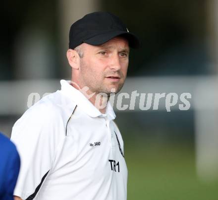 Fussball Kaerntner Liga. Eberndorf gegen WAC/St. Andrae Amateure.  Trainer Harald Tatschl (WAC). Eberndorf, am 12.5.2012.
Foto: Kuess
---
pressefotos, pressefotografie, kuess, qs, qspictures, sport, bild, bilder, bilddatenbank