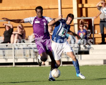 Fussball. Freundschaftsspiel. WAC/St. Andrae gegen SK Austria Klagenfurt. Ruben Rivera (WAC), Eric Akoto (Klagenfurt). Klagenfurt, 16.6.2012.
Foto: Kuess

---
pressefotos, pressefotografie, kuess, qs, qspictures, sport, bild, bilder, bilddatenbank