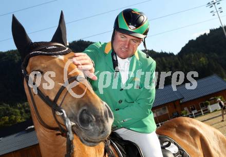 Springreiten. Staatsmeisterschaft Mannschaft. Dieter Koefler. Treffen, am 22.6.2012.
Foto: Kuess

---
pressefotos, pressefotografie, kuess, qs, qspictures, sport, bild, bilder, bilddatenbank