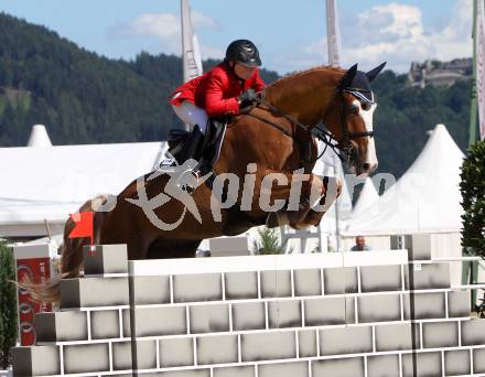 Springreiten. Staatsmeisterschaft Mannschaft. Astrid Kneifel auf Duc De Revel (OOE). Treffen, am 22.6.2012.
Foto: Kuess

---
pressefotos, pressefotografie, kuess, qs, qspictures, sport, bild, bilder, bilddatenbank