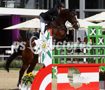 Springreiten. Staatsmeisterschaft Mannschaft. Markus Stock (K). Treffen, am 22.6.2012.
Foto: Kuess

---
pressefotos, pressefotografie, kuess, qs, qspictures, sport, bild, bilder, bilddatenbank