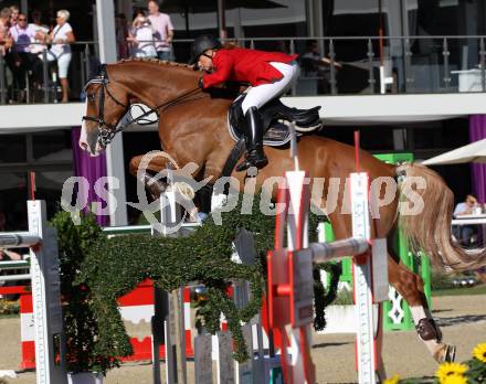 Springreiten. Staatsmeisterschaft Mannschaft. Astrid Kneifel (OOE). Treffen, am 22.6.2012.
Foto: Kuess

---
pressefotos, pressefotografie, kuess, qs, qspictures, sport, bild, bilder, bilddatenbank