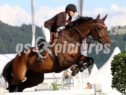 Springreiten. Staatsmeisterschaft Mannschaft. Iris Murray (OOE). Treffen, am 22.6.2012.
Foto: Kuess

---
pressefotos, pressefotografie, kuess, qs, qspictures, sport, bild, bilder, bilddatenbank