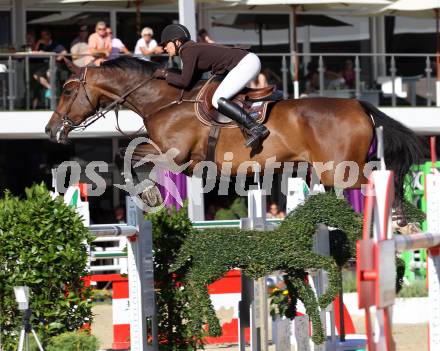 Springreiten. Staatsmeisterschaft Mannschaft. Iris Murray. Treffen, am 22.6.2012.
Foto: Kuess

---
pressefotos, pressefotografie, kuess, qs, qspictures, sport, bild, bilder, bilddatenbank