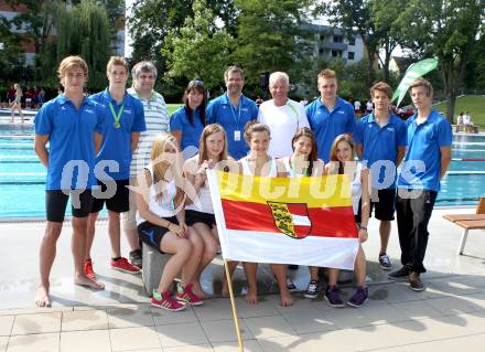 Alpe Adria Sommer Jugendsportspiele 25. - 28. Juni 2012. Burgenland - Steiermark. Team Schwimmen. Trainer Klaus Brandstaetter, Wolfgang Platzer (Generalsekretaer Alpe Adria), Katharina Egger, Heiko Gigler, Landessportdirektor Reinhard Tellian, Trainerin Manuela Freidl.
Foto: Kuess
---
pressefotos, pressefotografie, kuess, qs, qspictures, sport, bild, bilder, bilddatenbank