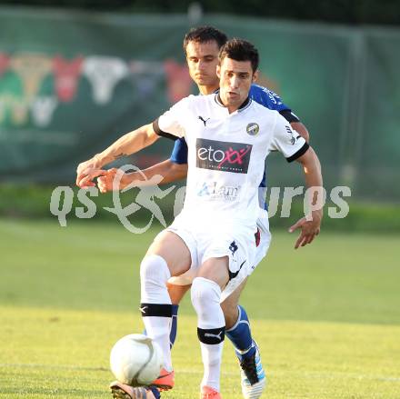 Fussball Testspiel. RZ Pellets WAC gegen VSV. Nenad Jovanovic (WAC), Denis Curic (VSV). Woelfnitz, am 29.6.2012.
Foto: Kuess
---
pressefotos, pressefotografie, kuess, qs, qspictures, sport, bild, bilder, bilddatenbank