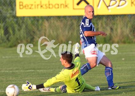 Fussball Testspiel. RZ Pellets WAC gegen VSV.  Stephan Stueckler (WAC), Martin Koller (VSV). Woelfnitz, am 29.6.2012.
Foto: Kuess
---
pressefotos, pressefotografie, kuess, qs, qspictures, sport, bild, bilder, bilddatenbank