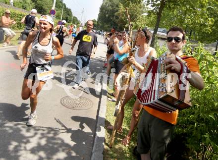 Ironman Austria. Schwimmen, Radfahren, Laufen. Marlies Penker. Klagenfurt, 1.7.2012
Foto: Kuess

---
pressefotos, pressefotografie, kuess, qs, qspictures, sport, bild, bilder, bilddatenbank