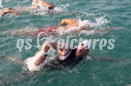 Ironman Austria. Schwimmen, Radfahren, Laufen. Klagenfurt, 1.7.2012
Foto: Kuess

---
pressefotos, pressefotografie, kuess, qs, qspictures, sport, bild, bilder, bilddatenbank