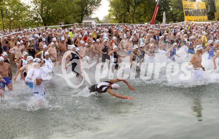 Ironman Austria. Schwimmen, Radfahren, Laufen. Schwimmstart. Klagenfurt, 1.7.2012
Foto: Kuess

---
pressefotos, pressefotografie, kuess, qs, qspictures, sport, bild, bilder, bilddatenbank