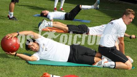 Fussball. Bundesliga. WAC. Training. Michele Polverino, Christian Thonhofer. Wolfsberg, 2.7.2012.
Foto: Kuess
---
pressefotos, pressefotografie, kuess, qs, qspictures, sport, bild, bilder, bilddatenbank