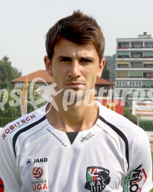 Fussball. Bundesliga. WAC. Mannschaftsfototermin. Portraits. Mihret Topcagic. Wolfsberg, 2.7.2012.
Foto: Kuess
---
pressefotos, pressefotografie, kuess, qs, qspictures, sport, bild, bilder, bilddatenbank