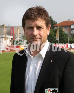 Fussball. Bundesliga. WAC. Mannschaftsfototermin. Portraits. Praesident Dietmar Riegler. Wolfsberg, 2.7.2012.
Foto: Kuess
---
pressefotos, pressefotografie, kuess, qs, qspictures, sport, bild, bilder, bilddatenbank